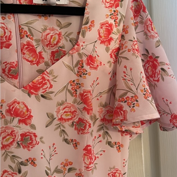 BB Dakota Floral Flutter Sleeve Dress - Picture 2 of 2